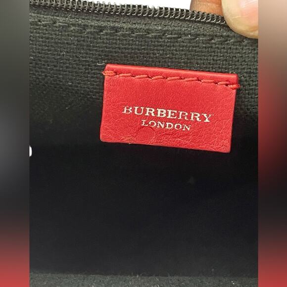 Burberry London Elegant Red Suede Tote Bag - Picture 8 of 10